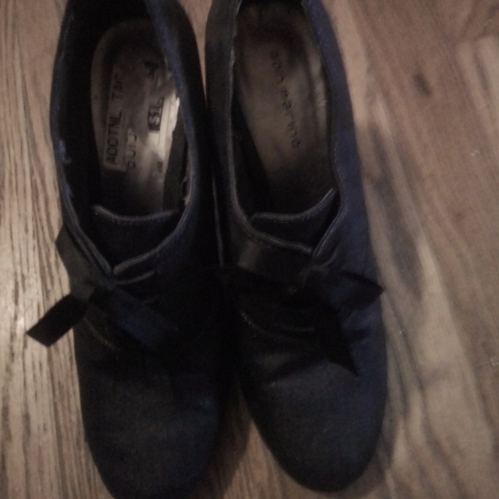 Ann Marino black/grey pinstripes 8.5m